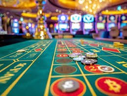 Pengguna berbagi referral melalui ponsel